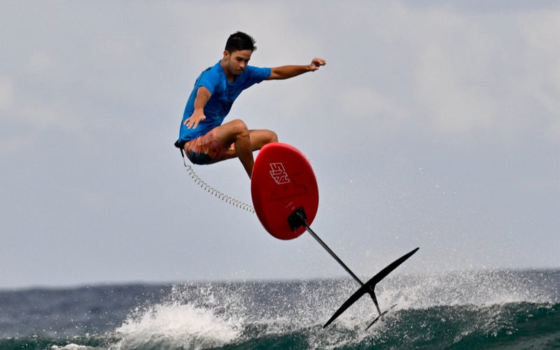 Toaura and Haunui Haumani go one-two at the Tahitian Foil Club reef contest